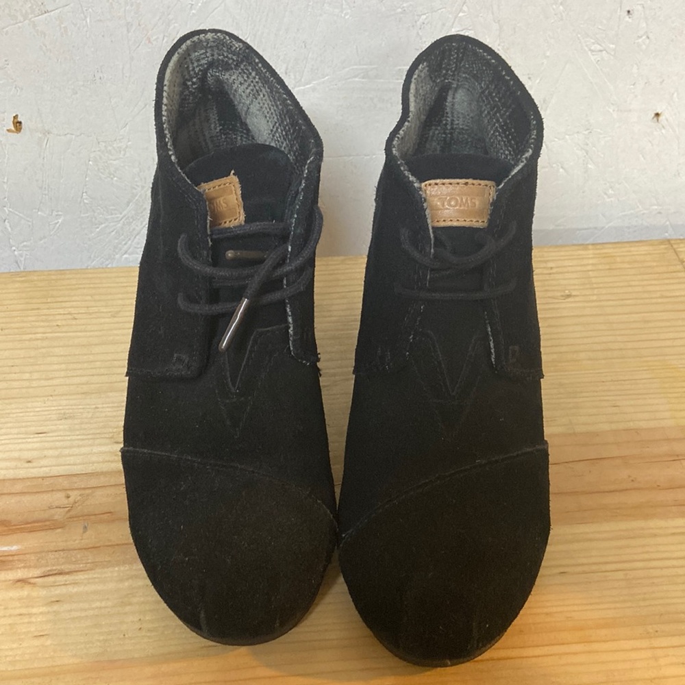 Black toms booties!!!